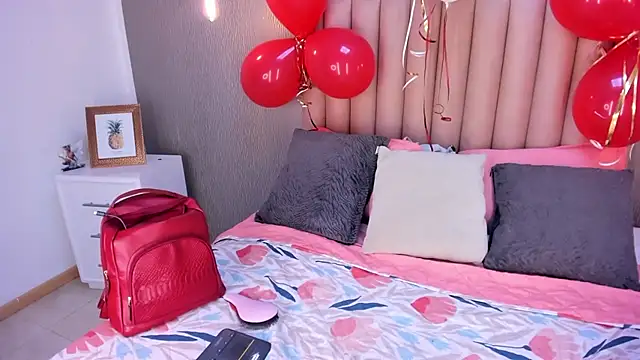 Alexa Thaylor  online show from 02-24-25, 05:20