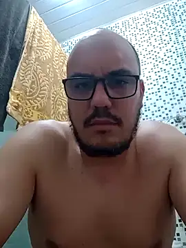 Snapshot of RobertoBuzios22 chatting on 12-15-24, 06:26 RobertoBuzios22 online show from 12-15-24, 06:26