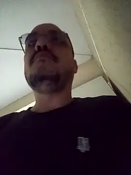 Snapshot of RobertoBuzios22 chatting on 11-04-25, 01:48 RobertoBuzios22 online show from 11-04-25, 01:48