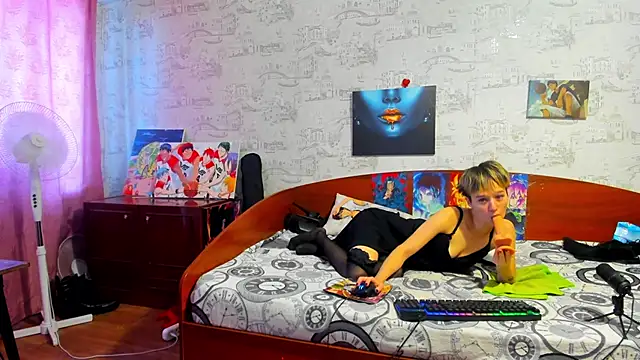 KagamiTayga online show from 09-17-25, 08:38