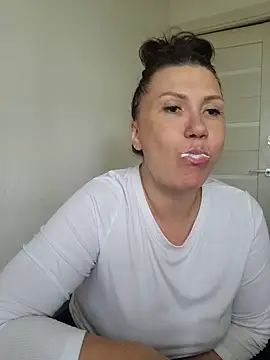 Snapshot of ROXOLANAA_SEXY chatting on 05-30-26, 10:10 ROXOLANAA SEXY online show from 05-30-26, 10:10