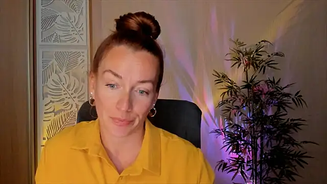 Snapshot of RebeccaMartinez chatting on 07-25-26, 06:21 RebeccaMartinez online show from 07-25-26, 06:21