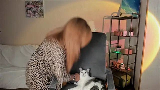 RebeccaMartinez online show from 09-29-25, 10:54