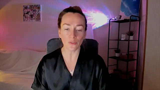 RebeccaMartinez online show from 11-19-25, 08:47