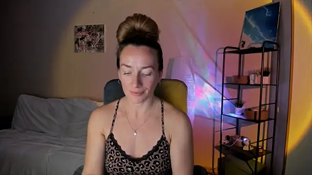 RebeccaMartinez online show from 10-13-25, 11:23