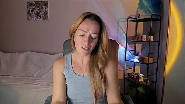 RebeccaMartinez online show from 10-05-25, 11:23