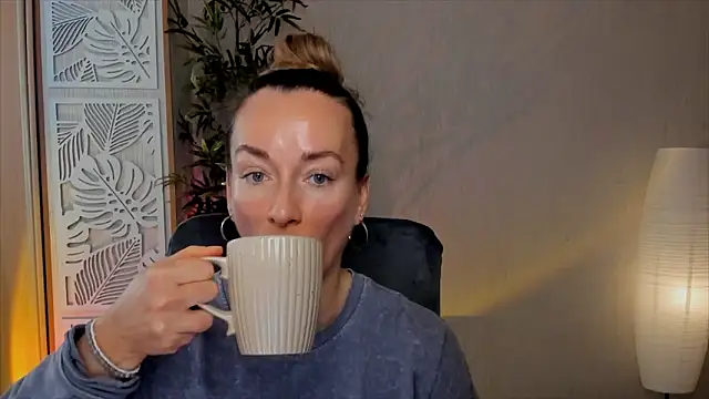 RebeccaMartinez online show from 02-23-26, 06:25