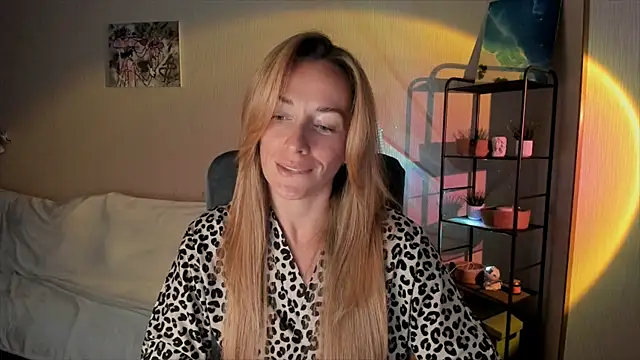 RebeccaMartinez online show from 09-26-25, 07:59