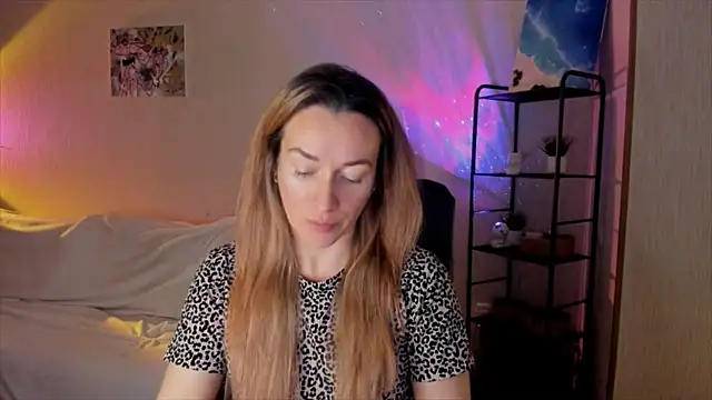 RebeccaMartinez online show from 12-04-25, 07:40