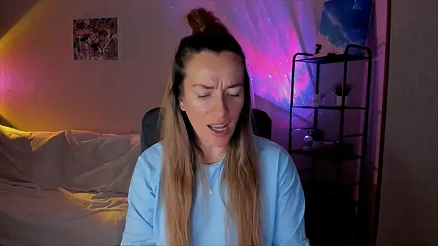 RebeccaMartinez online show from 12-05-25, 06:45