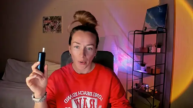 RebeccaMartinez online show from 10-12-25, 08:59