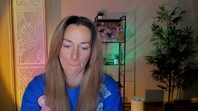 RebeccaMartinez online show from 02-01-26, 06:44