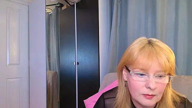 Snapshot of HoneyBBW96 chatting on 06-17-26, 03:00 HoneyBBW96 online show from 06-17-26, 03:00