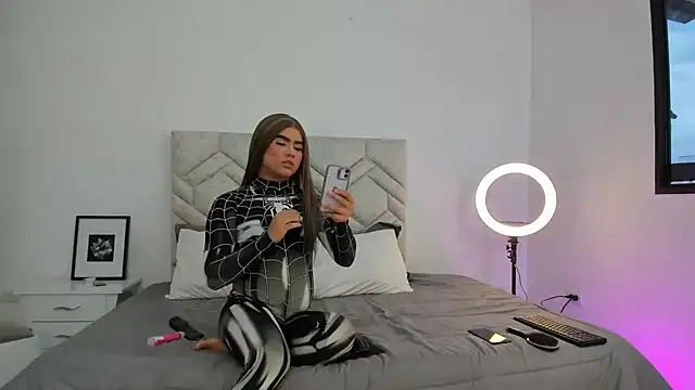 Snapshot of LauraBonnet7 chatting on 12-03-24, 12:55 LauraBonnet7 online show from 12-03-24, 12:55