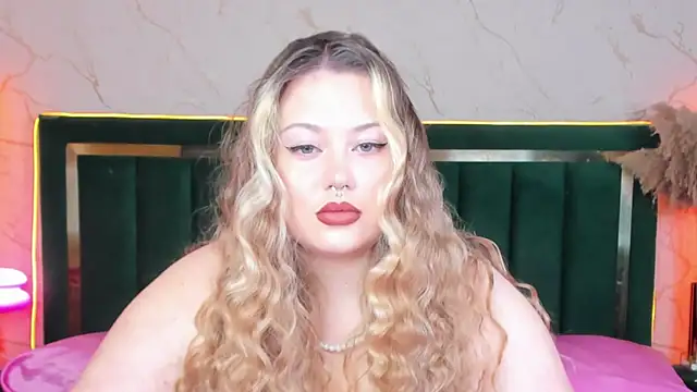 Snapshot of rosal1a chatting on 07-15-26, 05:53 rosal1a online show from 07-15-26, 05:53