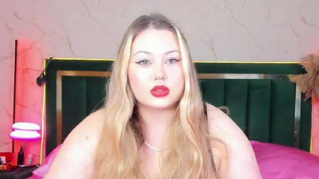 Snapshot of rosal1a chatting on 06-27-26, 05:30 rosal1a online show from 06-27-26, 05:30