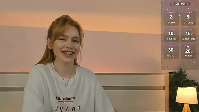 Snapshot of Phoenix_Margo chatting on 09-15-25, 03:18 Phoenix Margo online show from 09-15-25, 03:18