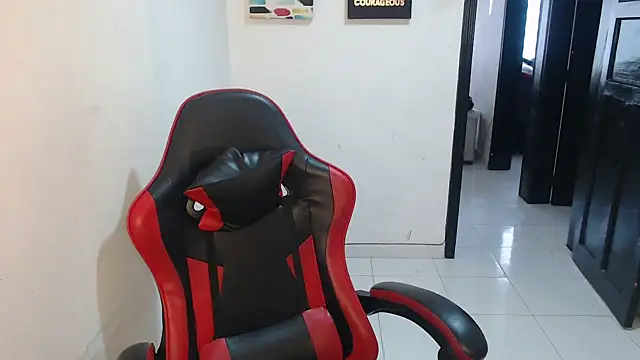 Snapshot of Liamiler01_ chatting on 02-17-26, 03:53 Liamiler01 online show from 02-17-26, 03:53