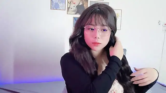   Lyly   online show from 01-17-26, 01:53