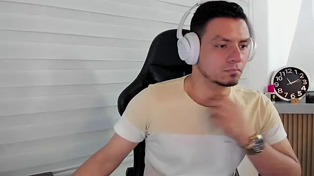 Rick Diesel  online show from 10-29-25, 04:11