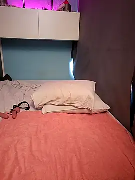 Snapshot of XxGipsyxX chatting on 10-22-25, 02:16 XxGipsyxX online show from 10-22-25, 02:16