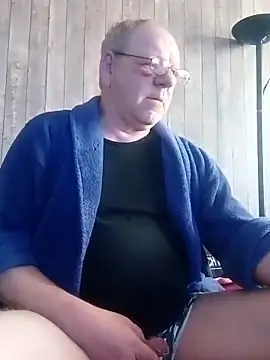 Kuschelb online show from 04-17-26, 05:54