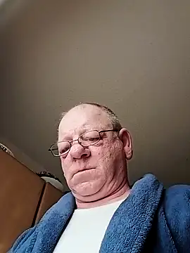 Kuschelb online show from 11-28-25, 07:41