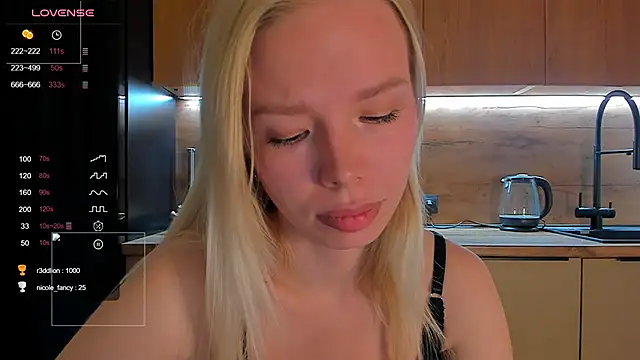 Snapshot of Olivia_Bells chatting on 05-03-26, 08:01 Olivia Bells online show from 05-03-26, 08:01