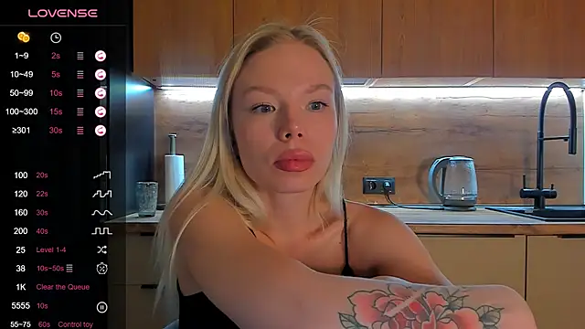 Snapshot of Olivia_Bells chatting on 05-23-26, 09:14 Olivia Bells online show from 05-23-26, 09:14