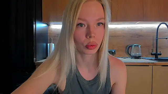 Snapshot of Olivia_Bells chatting on 05-07-26, 09:18 Olivia Bells online show from 05-07-26, 09:18