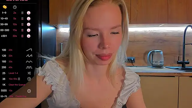 Snapshot of Olivia_Bells chatting on 06-03-26, 09:08 Olivia Bells online show from 06-03-26, 09:08