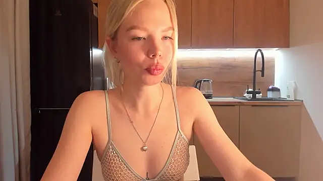 Olivia Bells online show from 03-15-25, 09:05