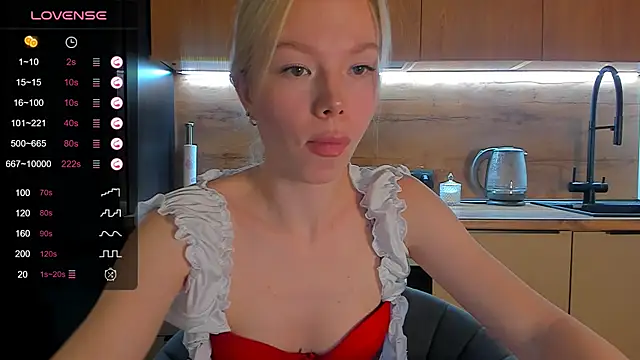 Snapshot of Olivia_Bells chatting on 05-18-26, 09:19 Olivia Bells online show from 05-18-26, 09:19
