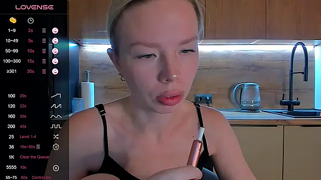 Snapshot of Olivia_Bells chatting on 05-28-26, 09:10 Olivia Bells online show from 05-28-26, 09:10