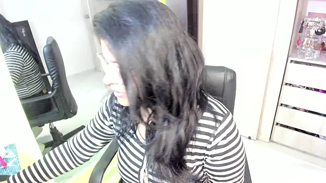 BellaFlaming online show from 06-09-26, 10:27