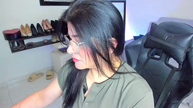 BellaFlaming online show from 02-09-26, 10:46