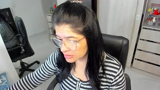 BellaFlaming online show from 06-05-26, 11:27
