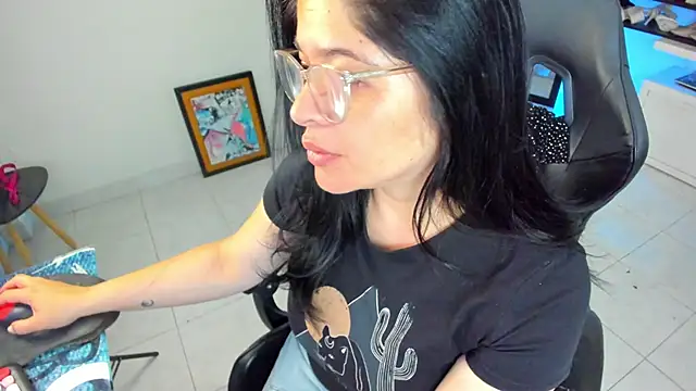 BellaFlaming online show from 04-13-26, 10:52