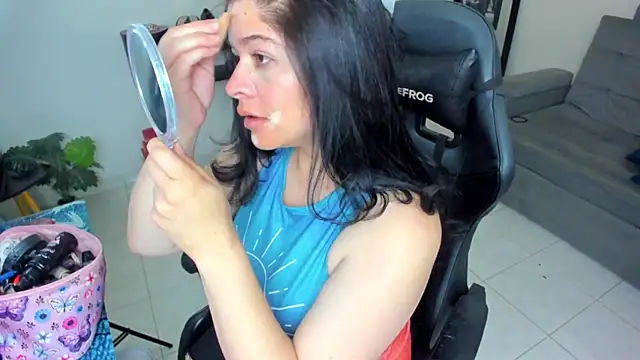 BellaFlaming online show from 11-22-25, 11:31