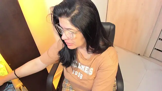 BellaFlaming online show from 05-27-26, 10:11
