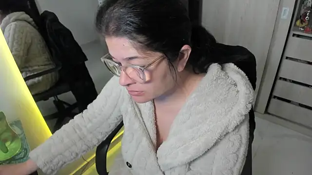 BellaFlaming online show from 07-21-26, 11:00