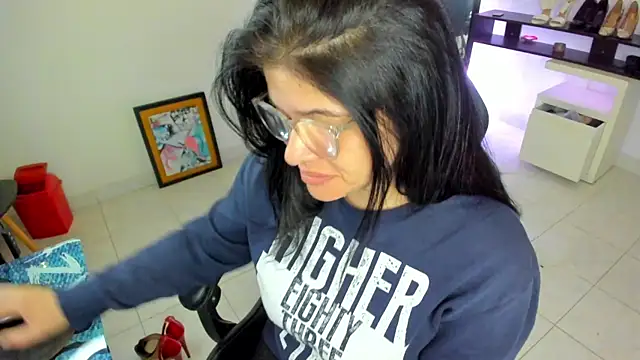 BellaFlaming online show from 04-28-26, 10:41