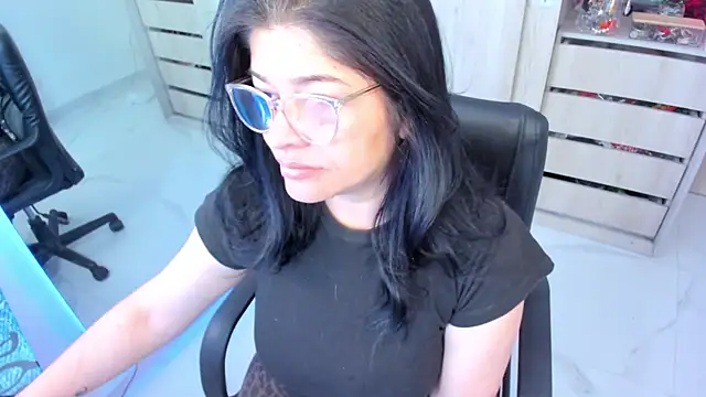 BellaFlaming online show from 06-25-26, 12:10