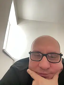 Snapshot of vanjbi45 chatting on 02-14-25, 02:44 vanjbi45 online show from 02-14-25, 02:44