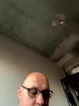 Snapshot of vanjbi45 chatting on 10-12-25, 06:04 vanjbi45 online show from 10-12-25, 06:04