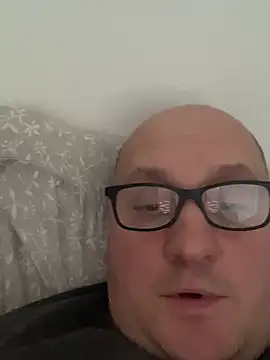 Snapshot of vanjbi45 chatting on 02-13-25, 04:17 vanjbi45 online show from 02-13-25, 04:17