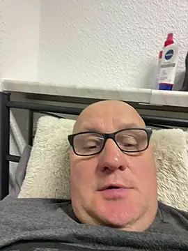 Snapshot of vanjbi45 chatting on 03-11-25, 05:13 vanjbi45 online show from 03-11-25, 05:13