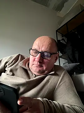 Snapshot of vanjbi45 chatting on 10-25-25, 09:19 vanjbi45 online show from 10-25-25, 09:19