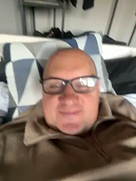 Snapshot of vanjbi45 chatting on 10-21-25, 07:52 vanjbi45 online show from 10-21-25, 07:52