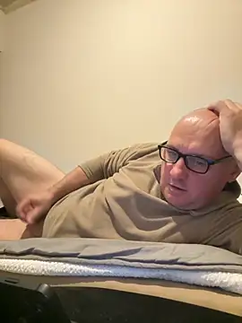 Snapshot of vanjbi45 chatting on 10-18-25, 05:09 vanjbi45 online show from 10-18-25, 05:09